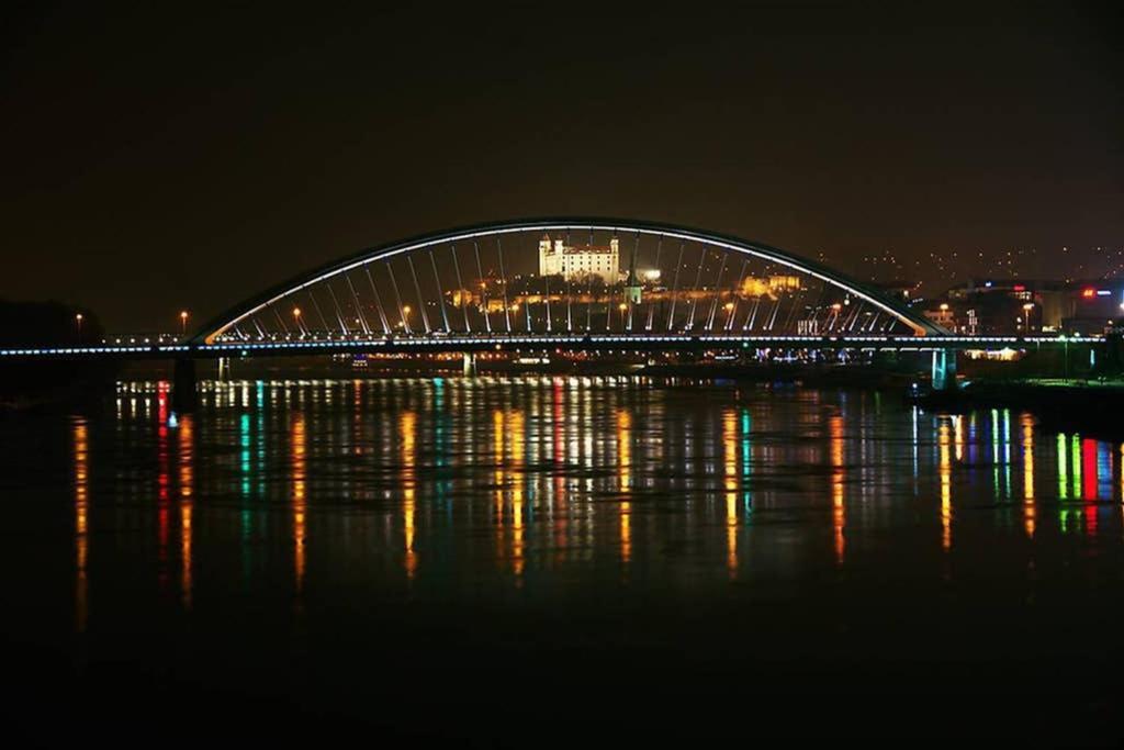 Vip Apartment In Old Town With Free Parking Bratislava Exterior photo