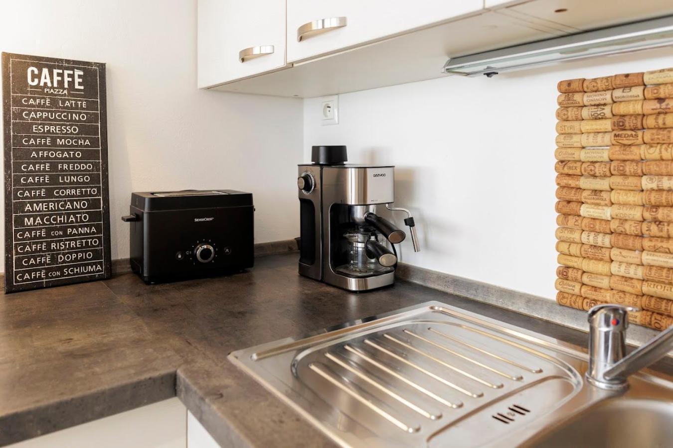 Vip Apartment In Old Town With Free Parking Bratislava Exterior photo